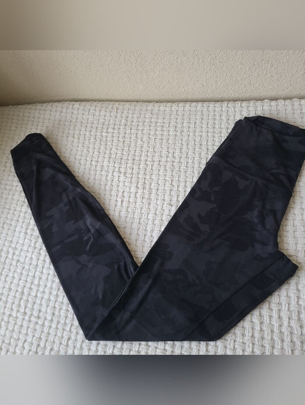 Lululemon Charcoal Black Camo Leggings Women's Size 4